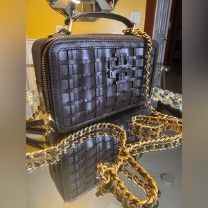 TORY BURCH SMALL WOVEN BRITTEN TOP-HANDLE BAG.